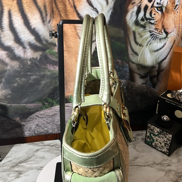 Coach Ltd Ed Natural Straw Seafoam Suede/Leather Buckle Closure Tote Bag In GUC - Picture 6 of 16